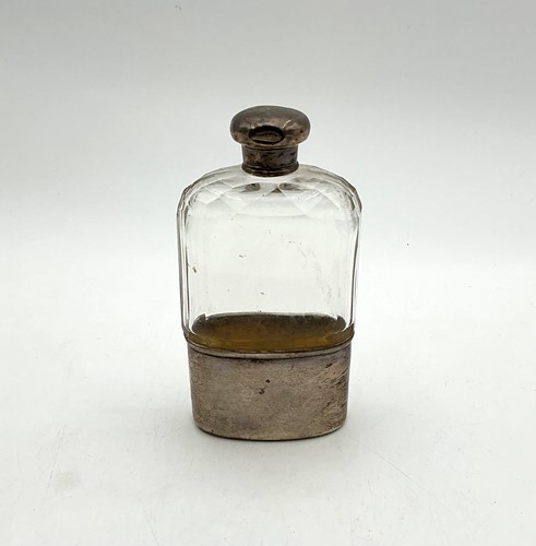 Lot 25 - A silver mounted cut glass spirit flask