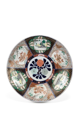 Lot 48 - A Japanese Imari charger, circa 1900