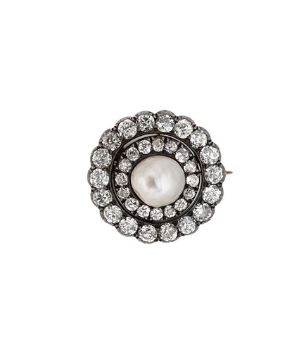 Lot 206 - A late Victorian pearl and diamond set target style brooch