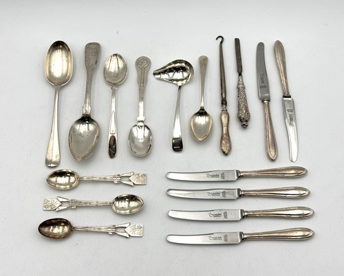 Lot 34 - A quantity of silver flatware