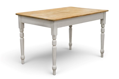 Lot 428 - A Victorian scrub top pine kitchen table