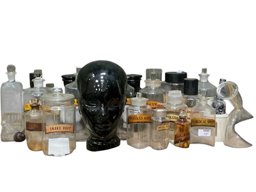 Lot 131 - A group of mainly late 19th century apothecary...