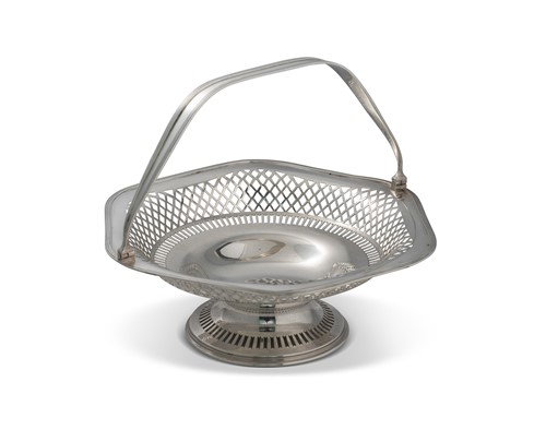 Lot 397 - An Edward VII hallmarked silver bread or fruit basket