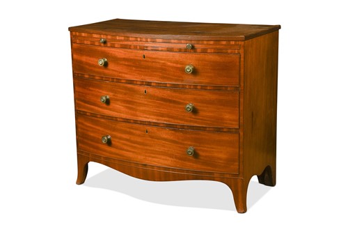 Lot 616 - A Regency mahogany bow fronted chest