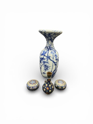 Lot 139 - A Japanese blue and white vase, a pair of...