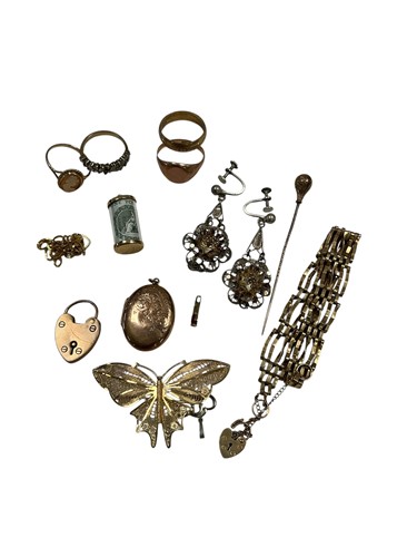 Lot 299 - A collection of jewellery, including four...