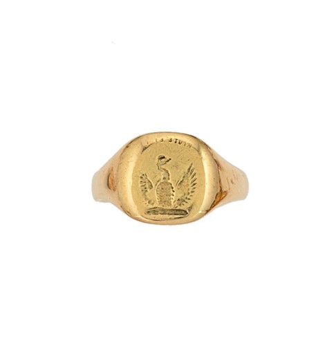 Lot 47 - An 18ct gold signet ring
