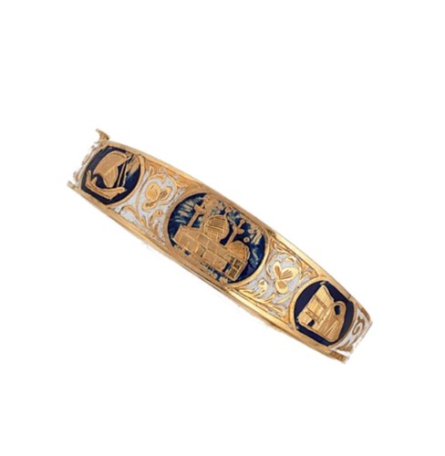 Lot 129 - An Egyptian enamelled hinged bangle