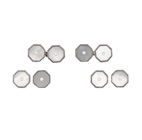 Lot 5 - A cased set of 9ct gold cufflinks and shirt studs