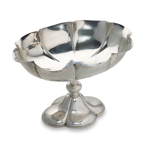 Lot 394 - An Edward VII silver pedestal fruit bowl or comport