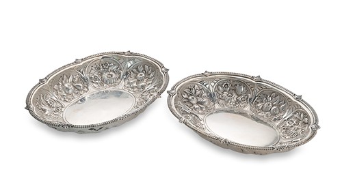 Lot 375 - A pair of Victorian silver berry dishes