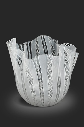 Lot 16 - A Venini glass Fazzoletto (handkerchief) vase
