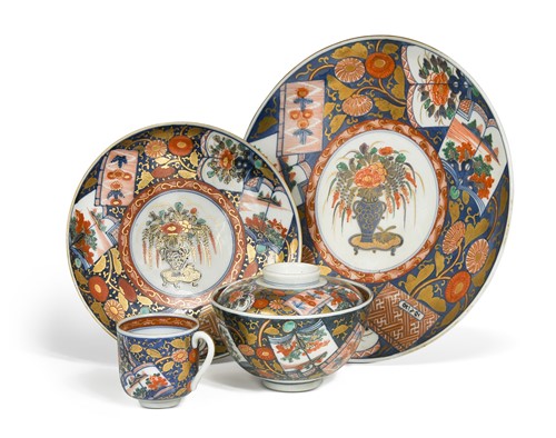 Lot 56 - A Japanese Imari part dinner and dessert service, circa 1900