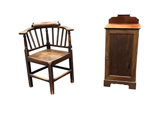 Lot 637 - An Edwardian mahogany pot cupboard, 89 x 41 x...