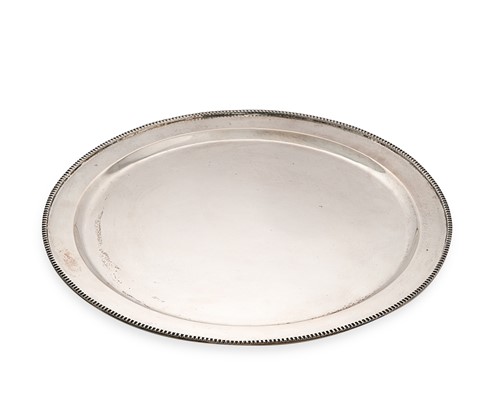 Lot 454 - A Mexican silver circular tray