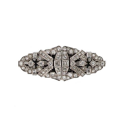 Lot 179 - A mid 20th century diamond set clip brooch