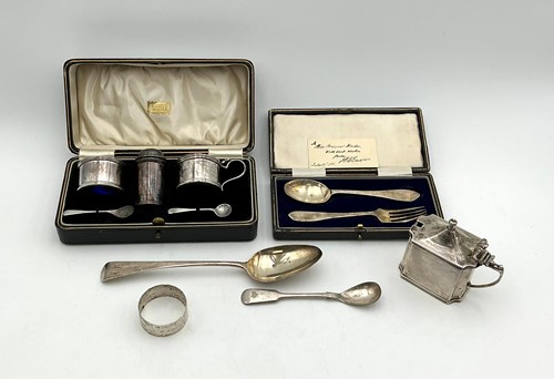 Lot 36 - A collection of silver