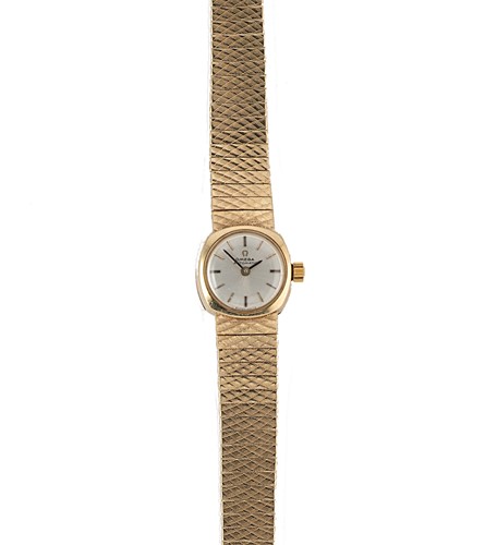 Lot 264 - Omega - A 9ct gold wristwatch