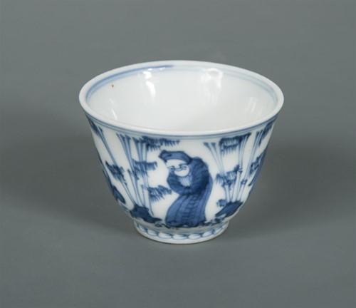 Lot 54 - A blue and white tea bowl, early 17th century
