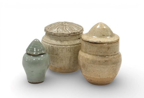 Lot 2 - A Chinese Qingbai-type ribbed jar and cover, probably Song Dynasty