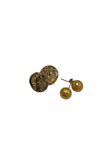 Lot 276 - A pair of ball ear studs tested as 18ct gold...