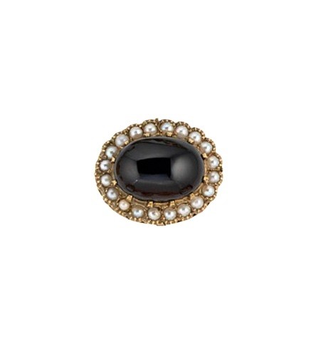 Lot 41 - A cabochon and pearl target style brooch