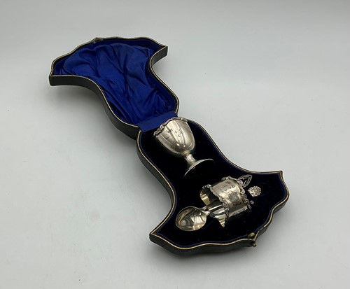 Lot 27 - An early 20th century silver christening set