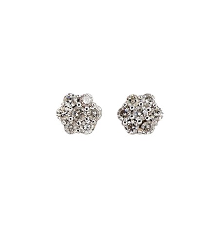 Lot 124 - A pair of diamond cluster ear studs