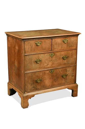 Lot 438 - A small walnut chest of drawers, 18th century
