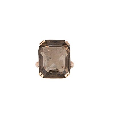 Lot 23 - A smoky quartz cocktail style ring