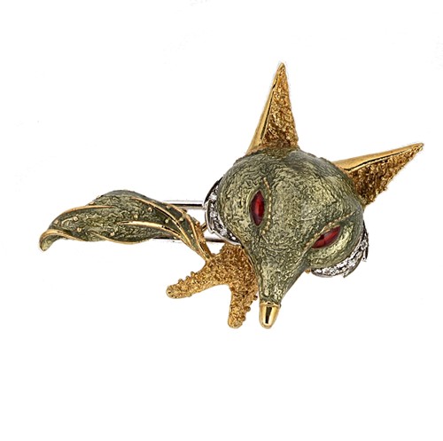 Lot 53 - A diamond set enamelled fox brooch