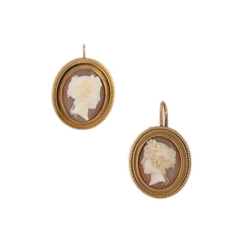 Lot 16 - A pair of shell cameo ear pendants