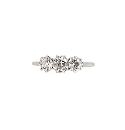 Lot 181 - A three stone diamond ring