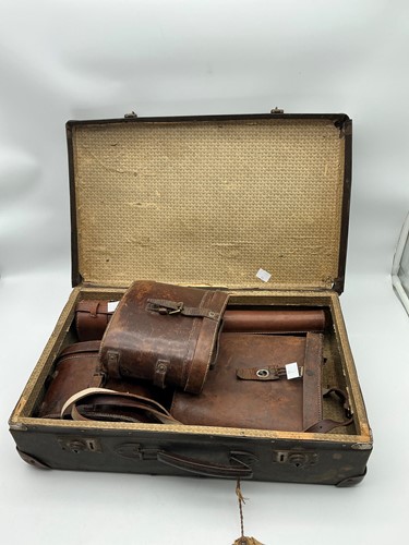 Lot 149 - A pair of Ross No 2 MK11 binoculars, in a...