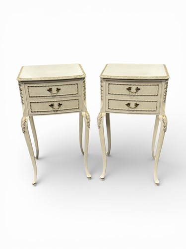 Lot 587 - A pair of French style white painted and gilt...