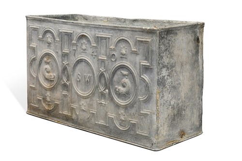Lot 713 - A George II lead water cistern