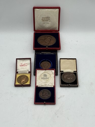 Lot 148 - Five 20th century bronze academic medals