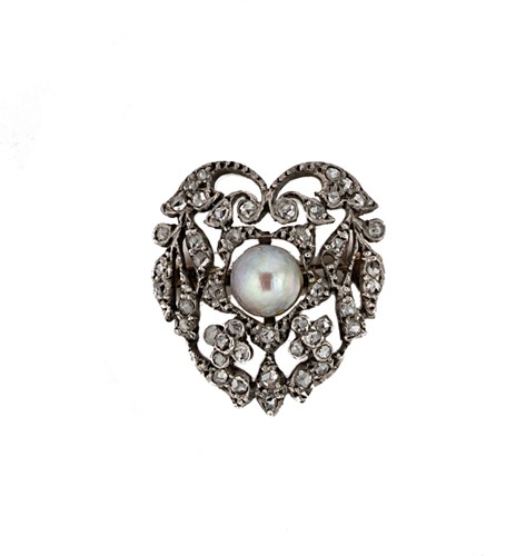Lot 112 - An Edwardian pearl and diamond heart shaped brooch