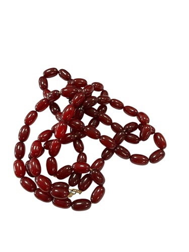 Lot 273 - A bakelite bead necklace, length 10cm, weight...