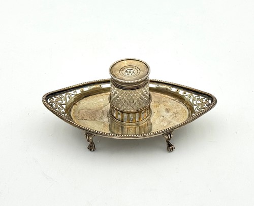 Lot 70 - A Victorian silver bon bon dish