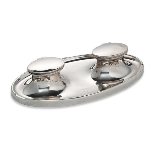 Lot 406 - A George V hallmarked silver inkwell