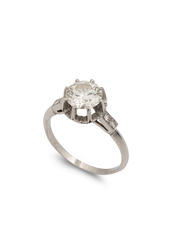 Lot 197 - A mid 20th century diamond single stone ring