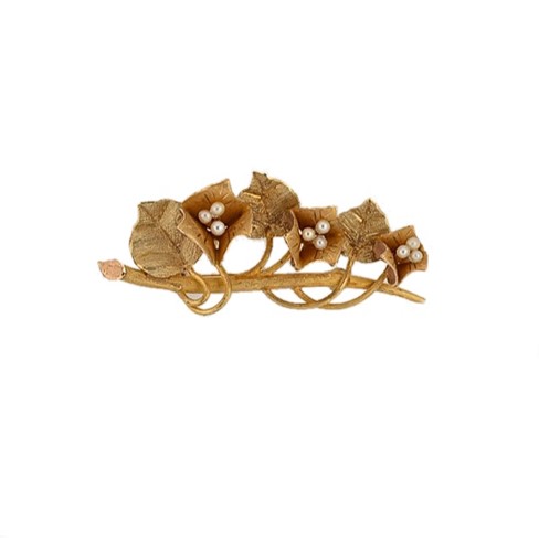 Lot 136 - A seed pearl ivy brooch