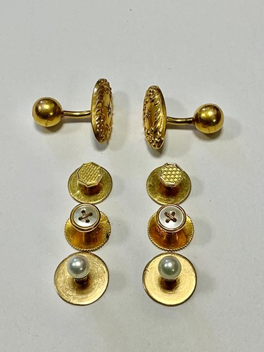 Lot 332 - Two pairs of shirt studs stamped '18', gross...