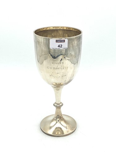 Lot 42 - A George V silver trophy cup