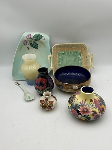 Lot 91 - A Moorcroft anemone vase and Doulton low bowl...