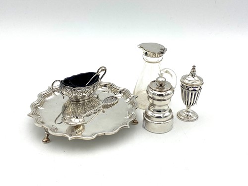 Lot 59 - A small group of silver