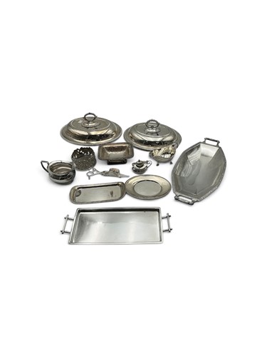 Lot 335 - Collection of silver-plated items to include a...