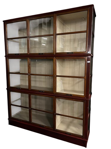 Lot 637 - A Roche Bobois "Architecte Range" glazed...