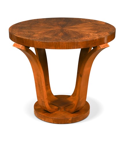 Lot 197 - An Art Deco walnut occasional table